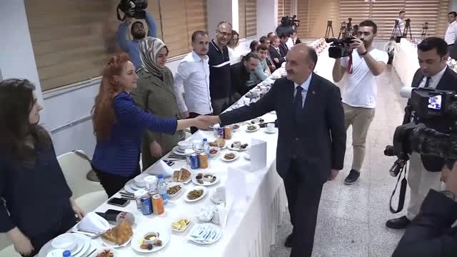 Bakan Müezzinoğlu, Basın Mensuplarıyla Iftarda Bir Araya Geldi (1)