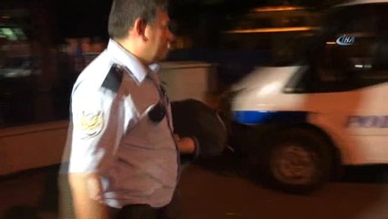 Bomba Var" Diye Bağırıp Karakola Poşet Atan Şahıs Yakalandı