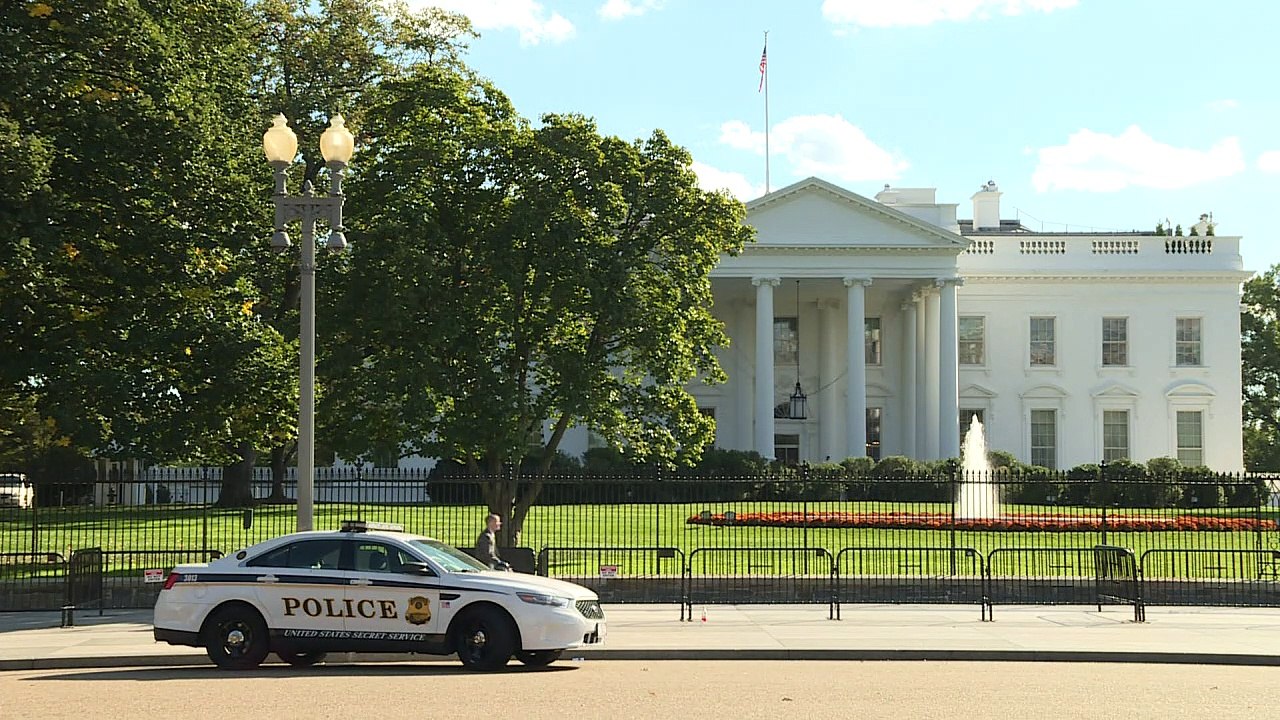 Trump ao Irã: 'Quem apoia terrorismo corre risc...