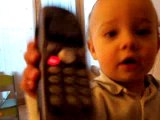 Lucas téléphone à Tata Coco