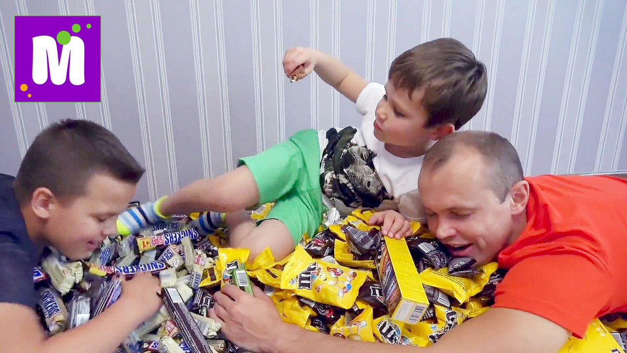 M&M“s ПРОТИВ Snickers CHALLENGE 2000 шоколада и...