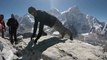 Ce gars fait des pompes suicide sur le mont Everest