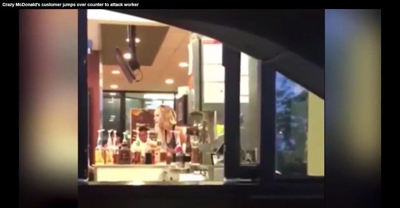 Elle pète un cable parce que sa commande à McDo n'arrive pas