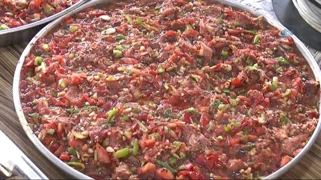 Şanlıurfalı Kasaplar Kadınların Tahtını Sallıyor