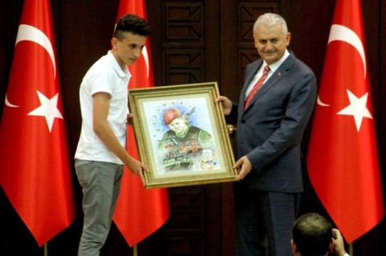 Binali Yıldırım 15 Temmuz Temalı Resim ve Kompozisyon Yarışması Ödül Törenine Katıldı -3