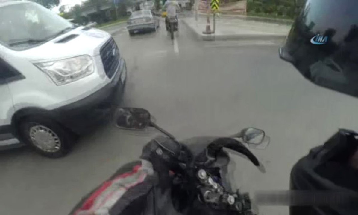 Motosikletin Yaptığı Kaza Kamerada