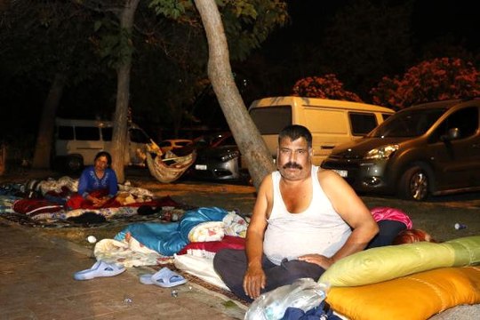 Böbrek Nakli İçin Antalya'ya Giden 13 Kişilik Aile, Hastane Otoparkında Yaşıyor