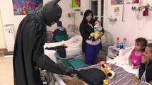 Un Batman argentin au chevet d'enfants malades