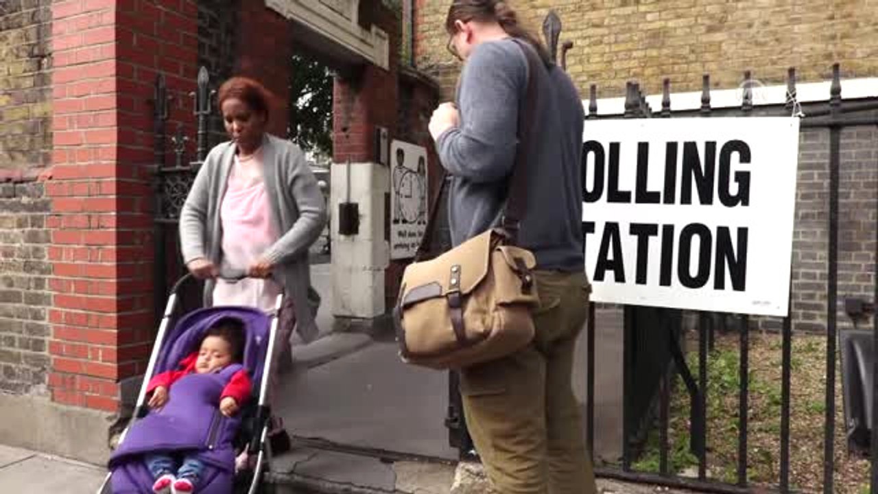 Işçi Partisi Lideri Corbyn Oyunu Kullandı