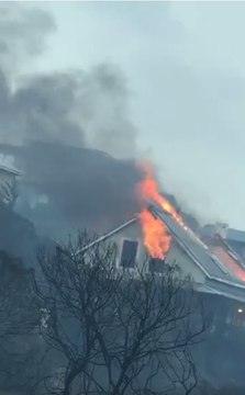 Homes Destroyed as Fires Rage in South Africa's Western Cape