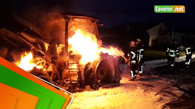 Succession de malchances pour cet agriculteur: un tracteur en feu et deux voitures accidentées