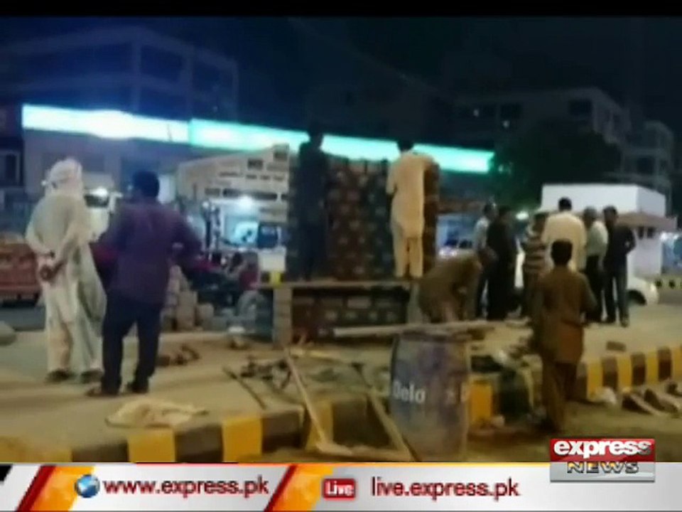 CM SINDH PLAYING CRICKET