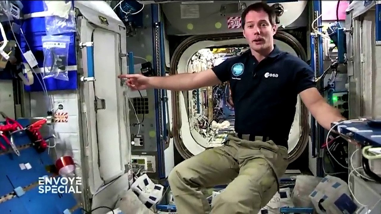 Dans l'espace, Thomas Pesquet dormait debout