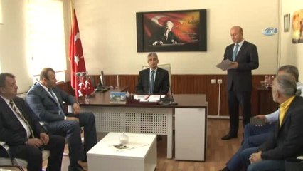 Fenerbahçeli İş Adamlarından Ortaokula Kütüphane Desteği