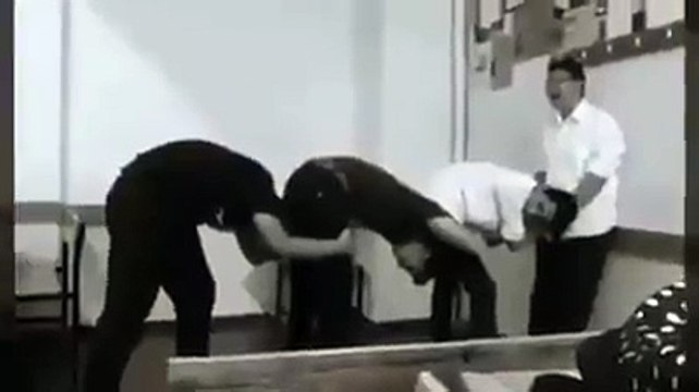 Sınıfta uzun eşşek oynarken yapılan aşırı şaka