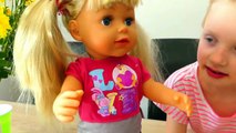 La Poupée BABY BORN & sa SISTER se font un gros BOBO
