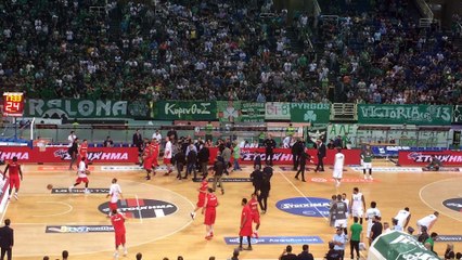 Σύνθημα κατά Αγγελόπουλων