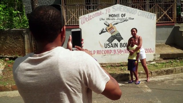 Athlétisme: rencontre avec le père d'Usain Bolt dans son village