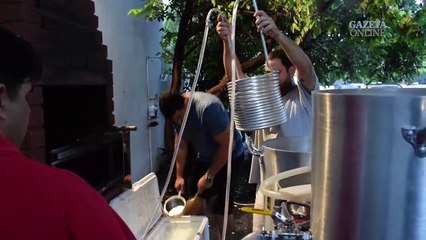 Descargar video: A rota da cerveja artesanal capixaba - O processo da cerveja de panela