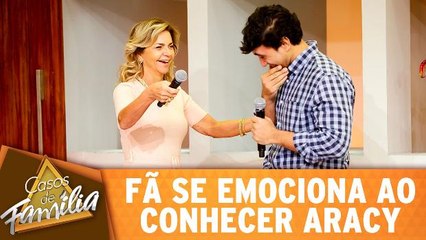 Fã se emociona ao encontrar Aracy