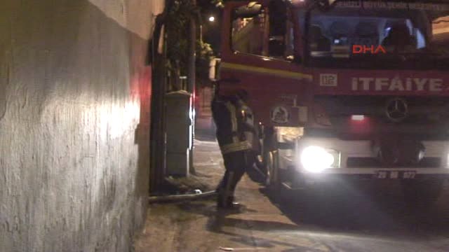 Denizli'de Iki Metruk Binada Eş Zamanlı Yangın