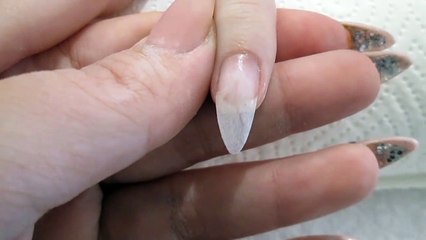 TUTO _ Repousses ongles en gel _ Melissa Ea