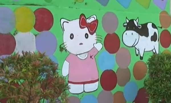 Tunggu Waktu Berbuka Puasa dengan Mengecat Kampung