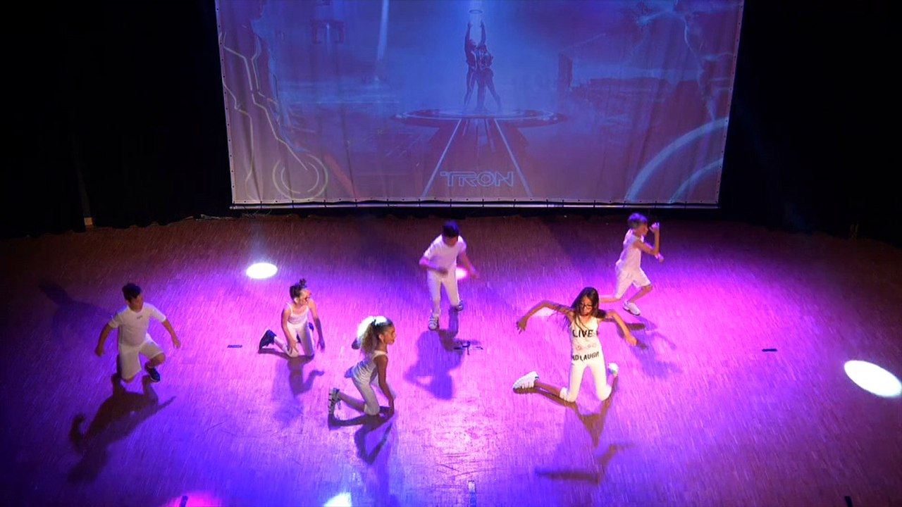 24 Tron Legacy - Hiphop 9-12 ans