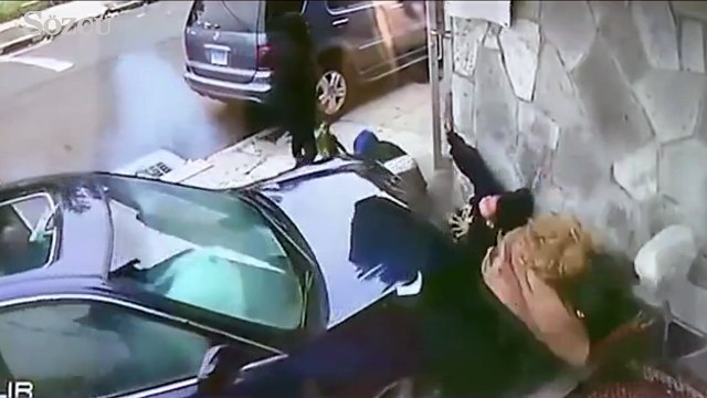 Çocuğa araba çarpmasın diye kendini siper etti