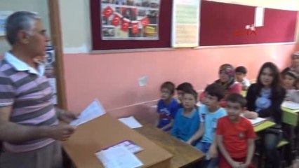 Kayseri'de Suriyeli Çocuklarda Ilk Kez Karne Sevinci Yaşadı