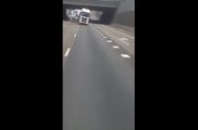 Un camion perd le contrôle sur l'autoroute A16.