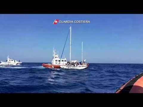 Soccorsi 43 migranti a 10 miglia dalla costa di Santa Maria di Leuca - Leccenews24