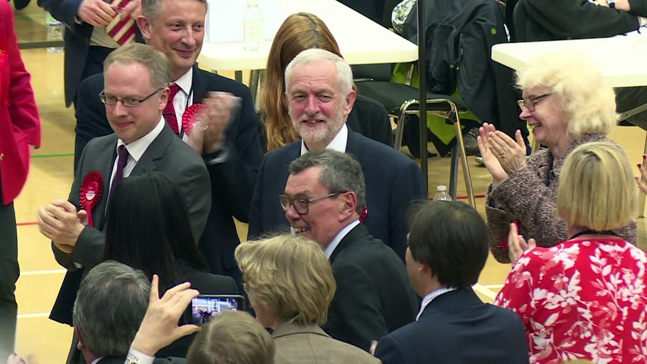 Corbyn fordert Rücktritt von May