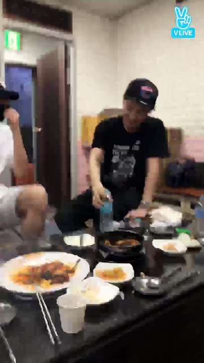 [170608] Eric’s 6th Broadcast | Title: Chat (with Shinhwa)