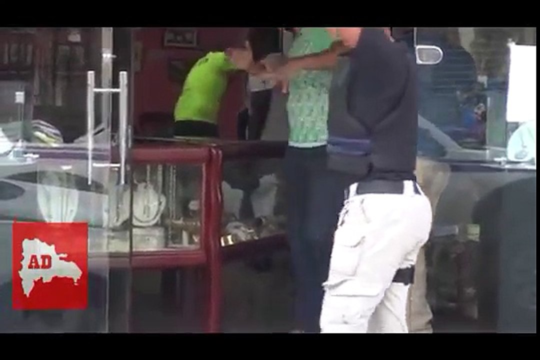 pastor de propina uno en la boca