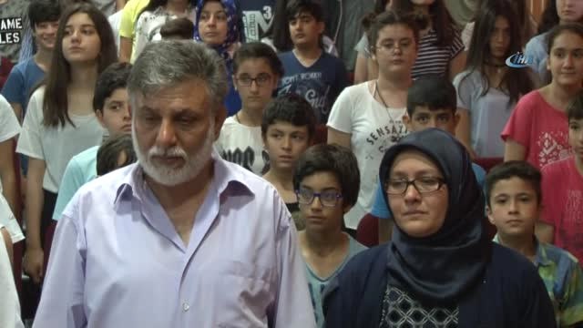 En Acı Karne Töreni... Şehit Oğullarının İsminin Verildiği Okulda Karne Dağıttılar