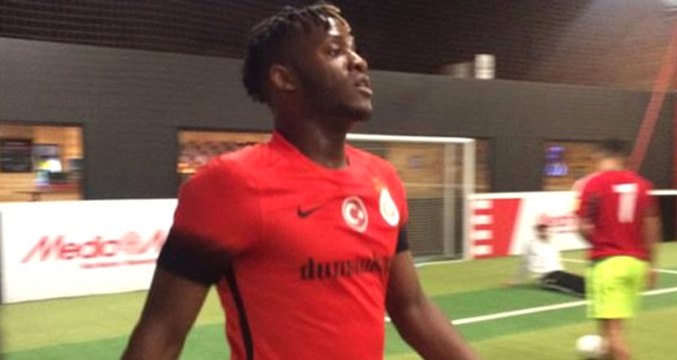 Fenerbahçe, Halı Sahada Galatasaray Forması Giyen Batshuayi'yi İstiyor
