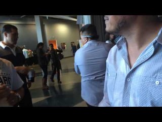 robert garcia and the big g mobbed by fans - EsNews boxing