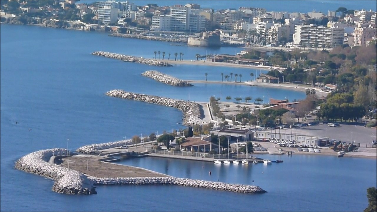 LES PLAGES DU MOURILLON A TOULON DANS LE VAR