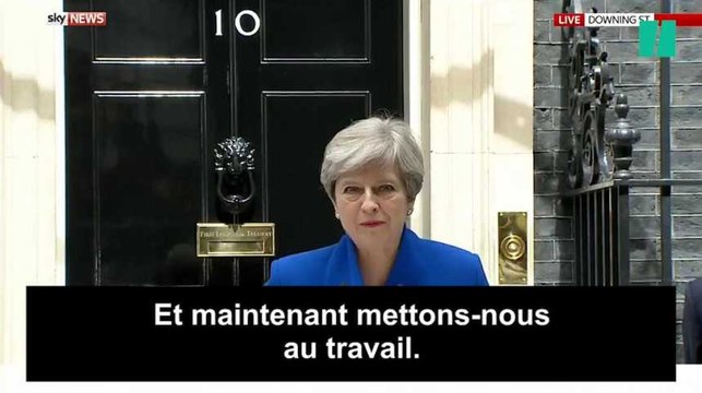 Theresa May annonce qu'elle va former un nouveau gouvernement
