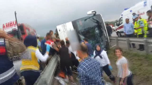 Samsun'da Acemi Erleri Taşıyan Otobüs Devrildi: 43 Yaralı