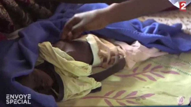 Envoyé Spécial : Une femme découvre que son enfant est mort de mal nutrition, la séquence choc (vidéo)