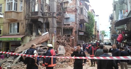 Kumkapı'da Bina Çöktü: Bir Çocuk Enkaz Altında