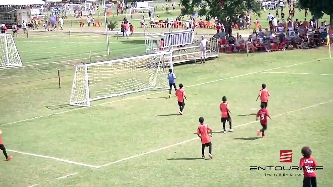 This young man is one hot prospect! Those skills  Lucianinho