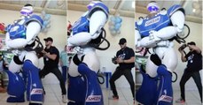 Quando um  robot dança a música 