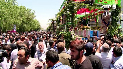 ايران تشيع ضحايا تفجيرات طهران