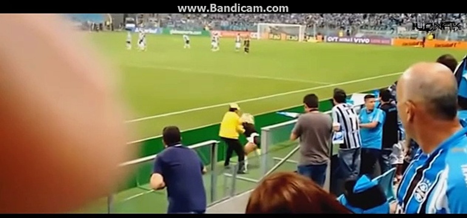 When women invade the football pitch -- Sexy St...