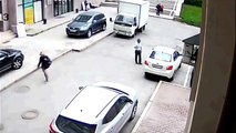 pédale en folie - femme au volant - parking fail