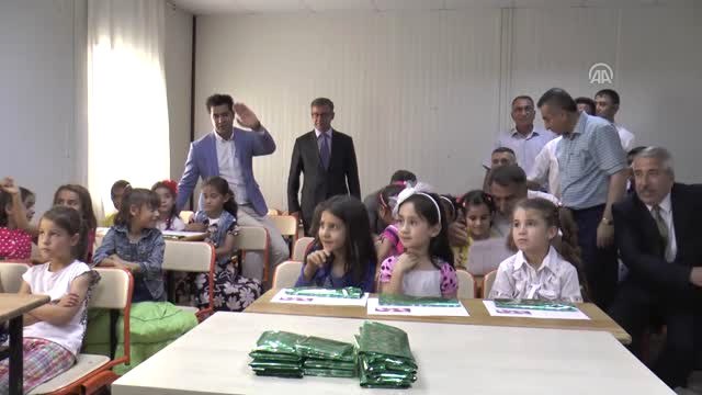 Suriyeli Öğrencilerin Karne Heyecanı
