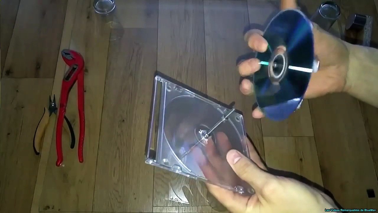 Il crée une énergie propre et infinie avec un CD et des aimants